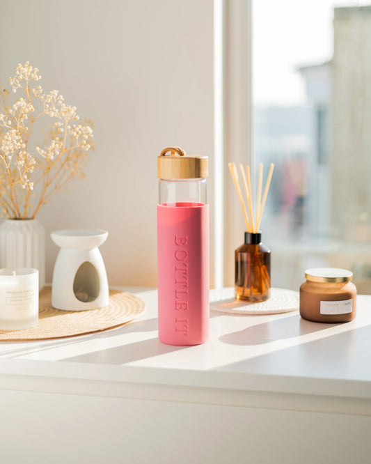 Rosewater pink borosilicate glass water bottle 750ml with bamboo lid